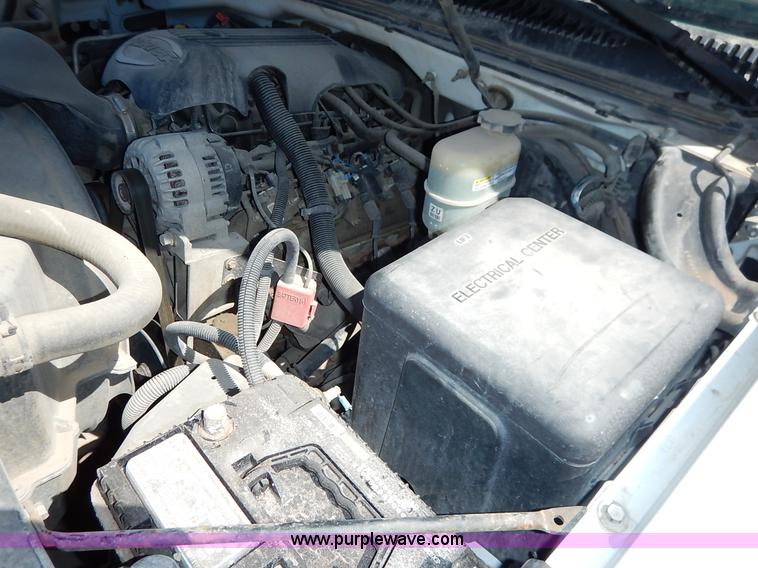 image for item I5019 2002 Chevrolet Silverado 1500 Ext. Cab pickup truck