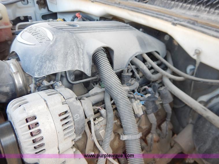 image for item I5019 2002 Chevrolet Silverado 1500 Ext. Cab pickup truck