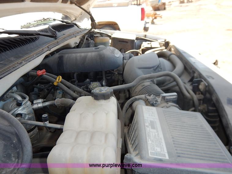 image for item I5019 2002 Chevrolet Silverado 1500 Ext. Cab pickup truck