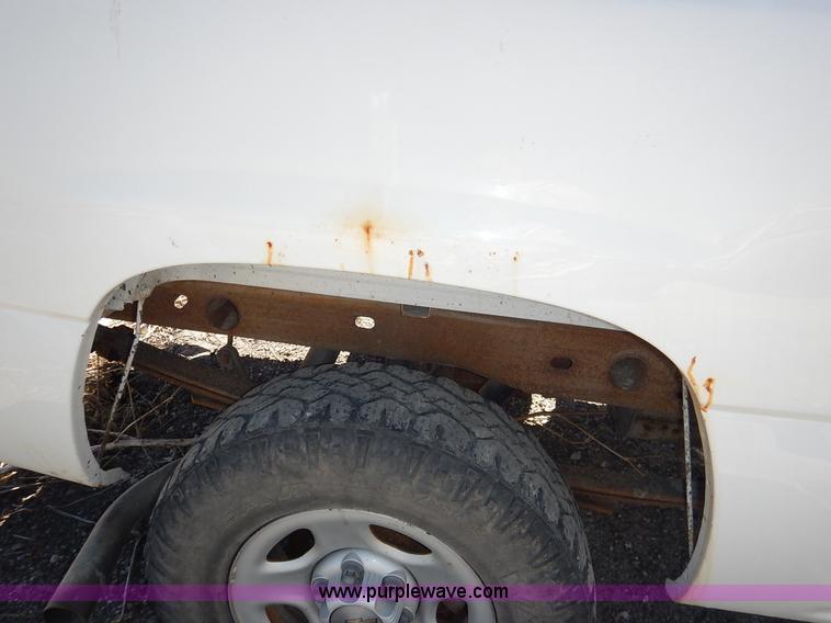 image for item I5019 2002 Chevrolet Silverado 1500 Ext. Cab pickup truck