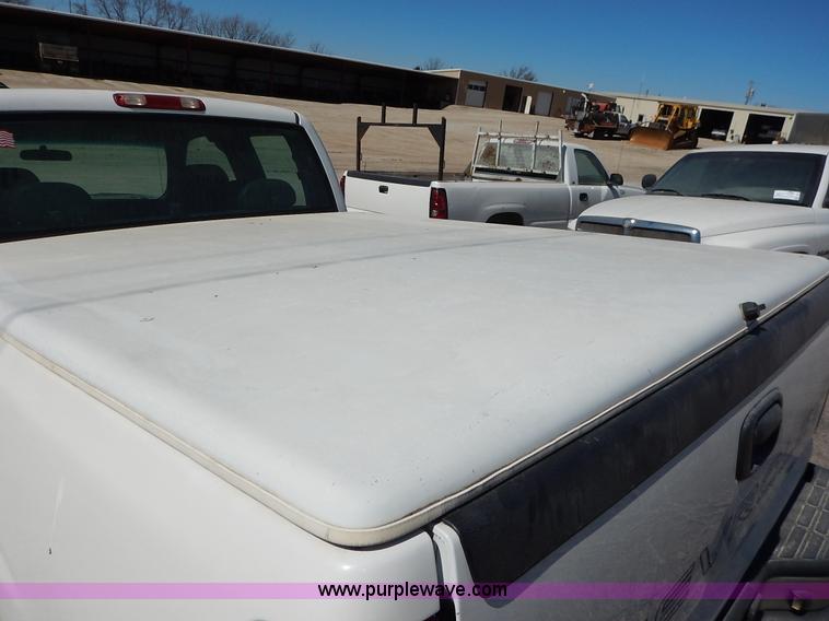 image for item I5019 2002 Chevrolet Silverado 1500 Ext. Cab pickup truck