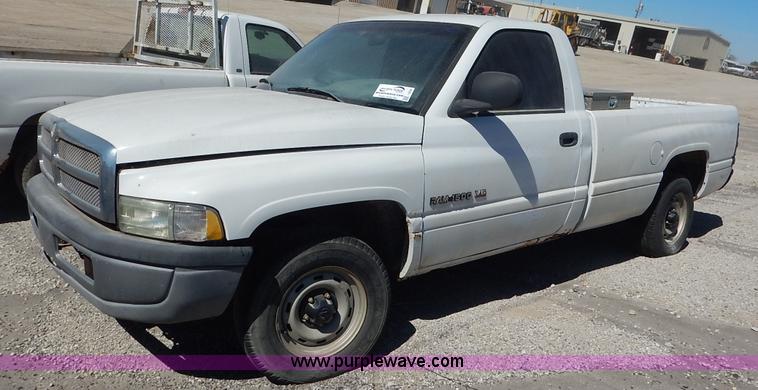 image for item I5020 2001 Dodge Ram 1500 pickup truck