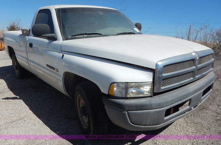 image for item I5020 2001 Dodge Ram 1500 pickup truck