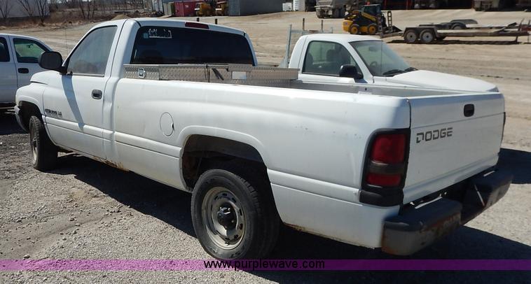 image for item I5020 2001 Dodge Ram 1500 pickup truck