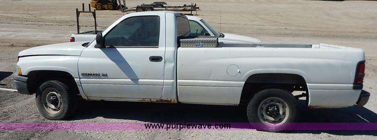 image for item I5020 2001 Dodge Ram 1500 pickup truck