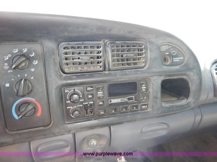 image for item I5020 2001 Dodge Ram 1500 pickup truck