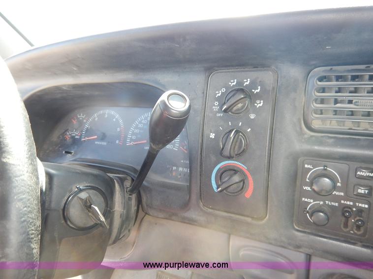 image for item I5020 2001 Dodge Ram 1500 pickup truck