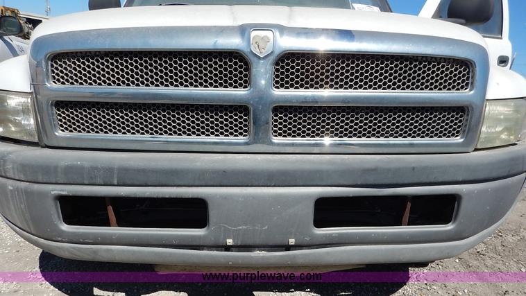image for item I5020 2001 Dodge Ram 1500 pickup truck