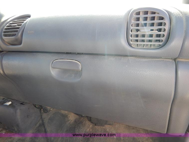 image for item I5020 2001 Dodge Ram 1500 pickup truck