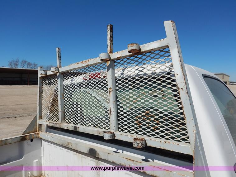 image for item I5021 2004 Chevrolet Silverado 1500 pickup truck