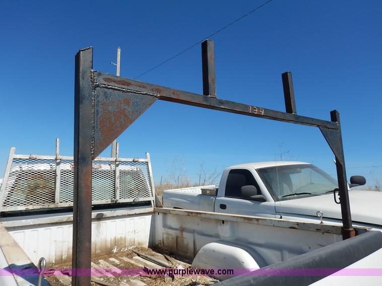 image for item I5021 2004 Chevrolet Silverado 1500 pickup truck