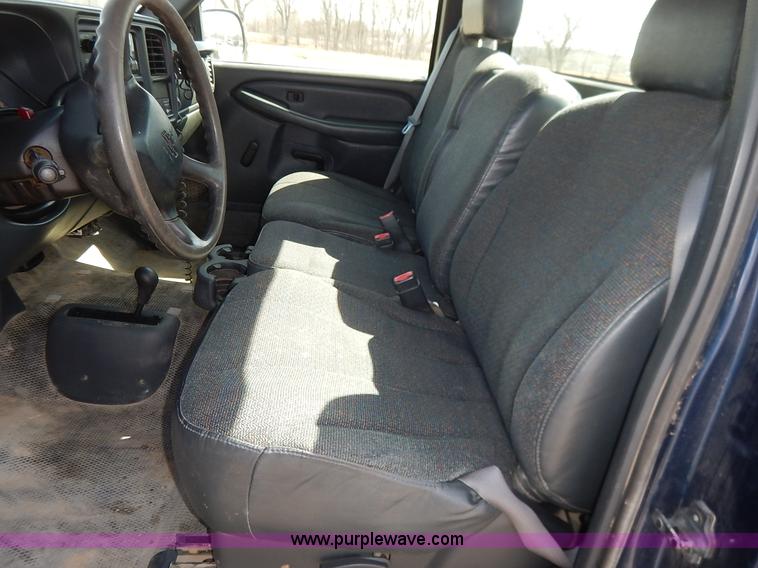 image for item I5023 2002 Chevrolet Silverado 1500 pickup truck