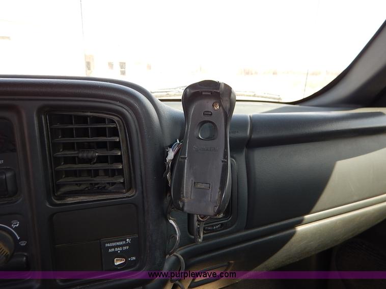 image for item I5023 2002 Chevrolet Silverado 1500 pickup truck