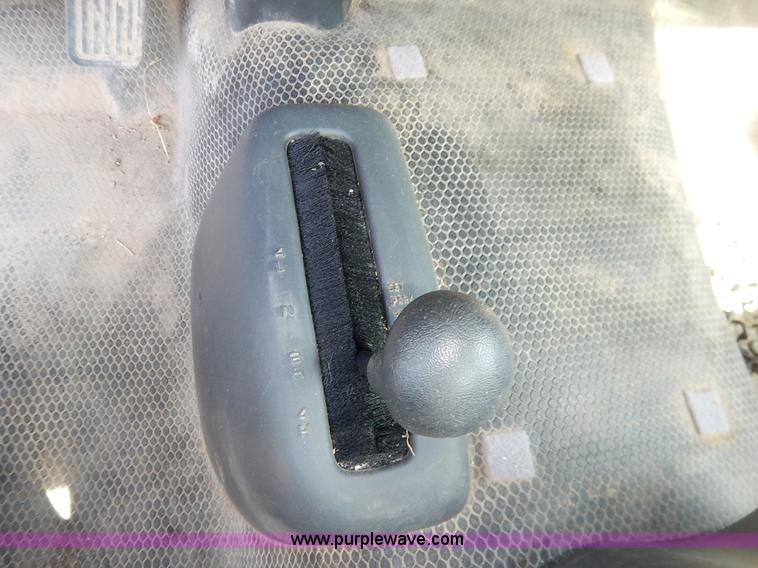 image for item I5023 2002 Chevrolet Silverado 1500 pickup truck