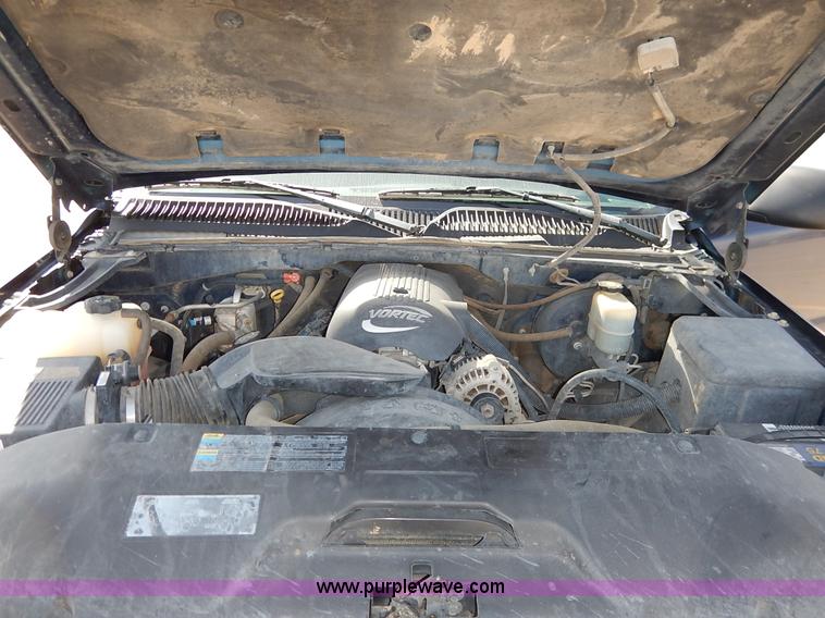 image for item I5023 2002 Chevrolet Silverado 1500 pickup truck