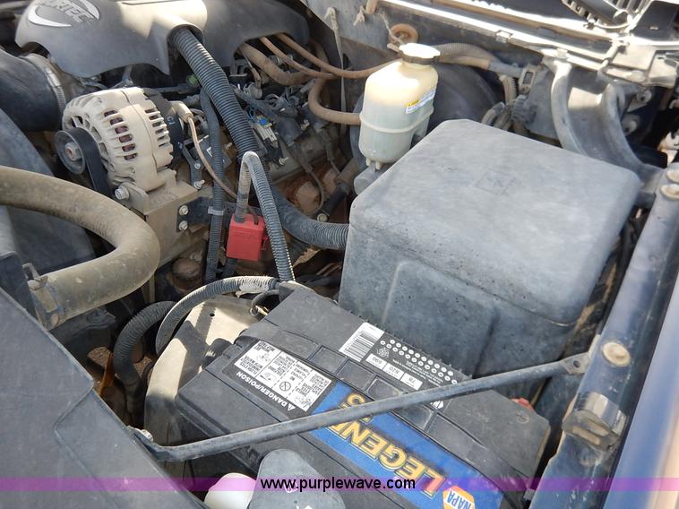 image for item I5023 2002 Chevrolet Silverado 1500 pickup truck