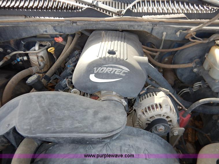 image for item I5023 2002 Chevrolet Silverado 1500 pickup truck