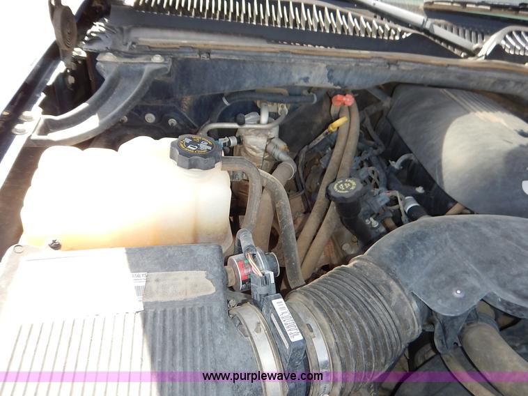 image for item I5023 2002 Chevrolet Silverado 1500 pickup truck