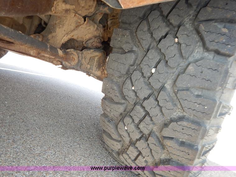 image for item I5023 2002 Chevrolet Silverado 1500 pickup truck