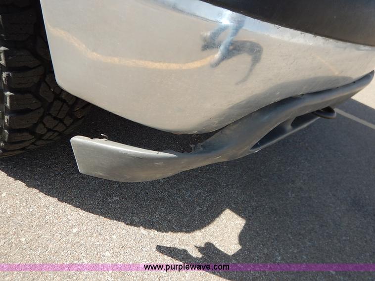 image for item I5023 2002 Chevrolet Silverado 1500 pickup truck