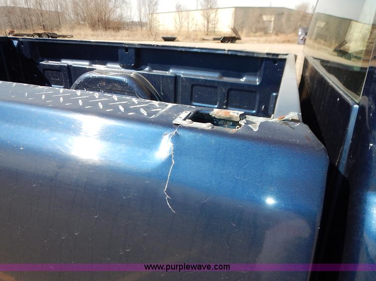 image for item I5023 2002 Chevrolet Silverado 1500 pickup truck