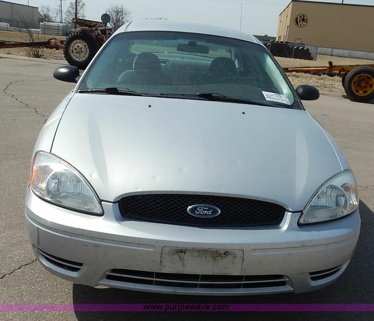 image for item I5025 2006 Ford Taurus SE