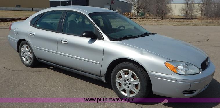image for item I5025 2006 Ford Taurus SE