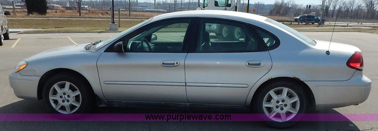 image for item I5025 2006 Ford Taurus SE