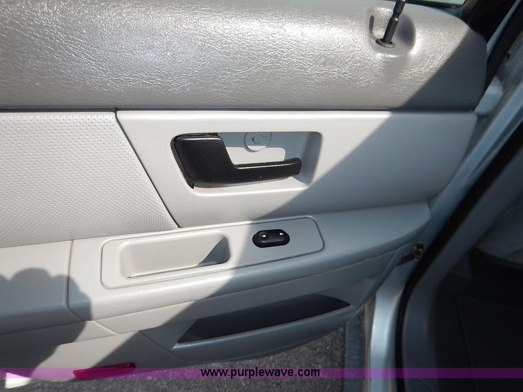 image for item I5025 2006 Ford Taurus SE