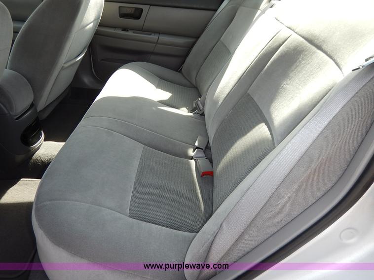 image for item I5025 2006 Ford Taurus SE