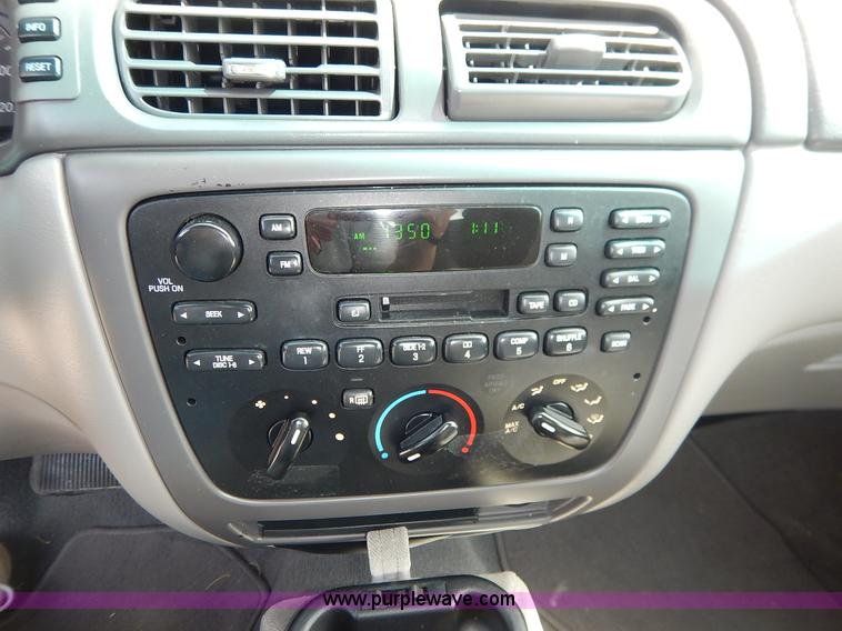 image for item I5025 2006 Ford Taurus SE