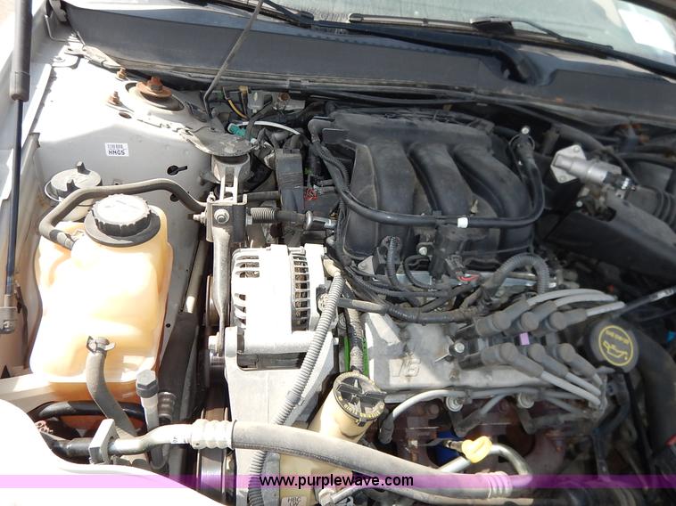image for item I5025 2006 Ford Taurus SE
