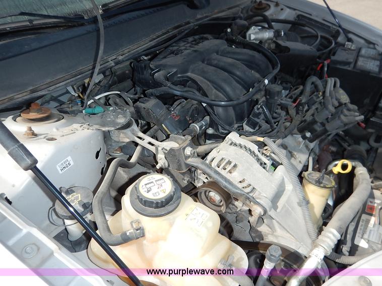 image for item I5025 2006 Ford Taurus SE