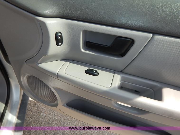 image for item I5025 2006 Ford Taurus SE