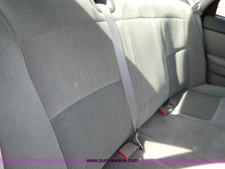 image for item I5025 2006 Ford Taurus SE