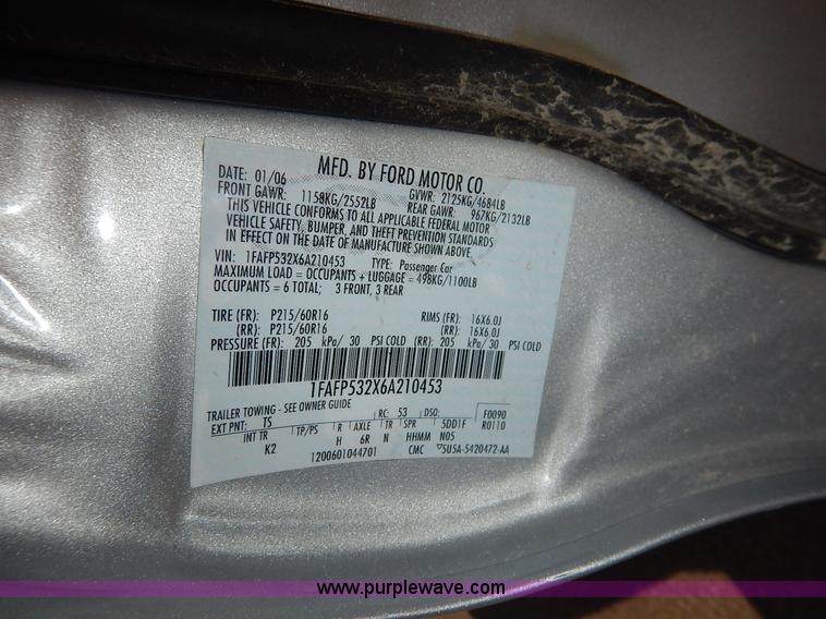 image for item I5025 2006 Ford Taurus SE