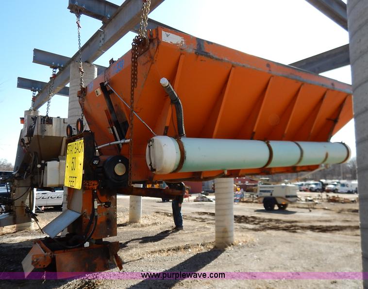 image for item I5049 1993 Monroe 409 spreader