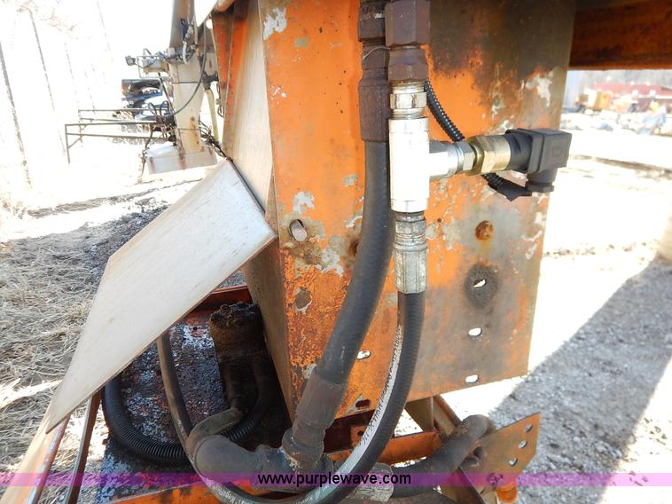 image for item I5049 1993 Monroe 409 spreader