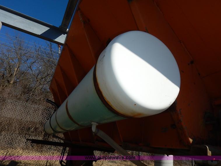 image for item I5049 1993 Monroe 409 spreader