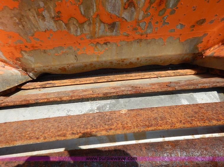 image for item I5049 1993 Monroe 409 spreader