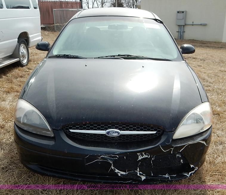 image for item I5057 2000 Ford Taurus SE