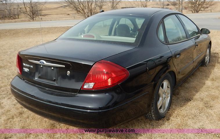 image for item I5057 2000 Ford Taurus SE