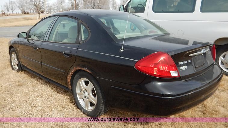 image for item I5057 2000 Ford Taurus SE