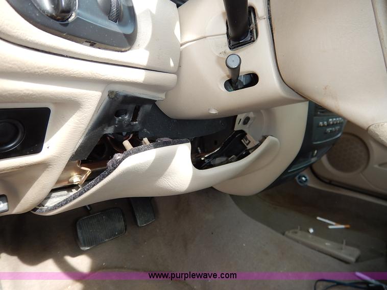 image for item I5057 2000 Ford Taurus SE