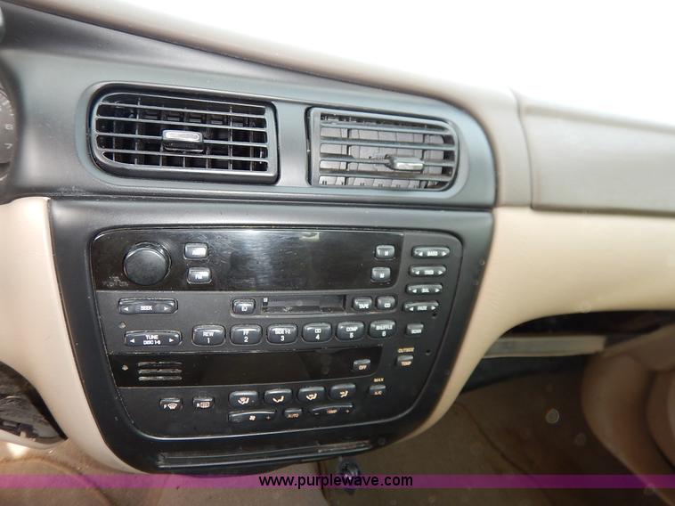 image for item I5057 2000 Ford Taurus SE