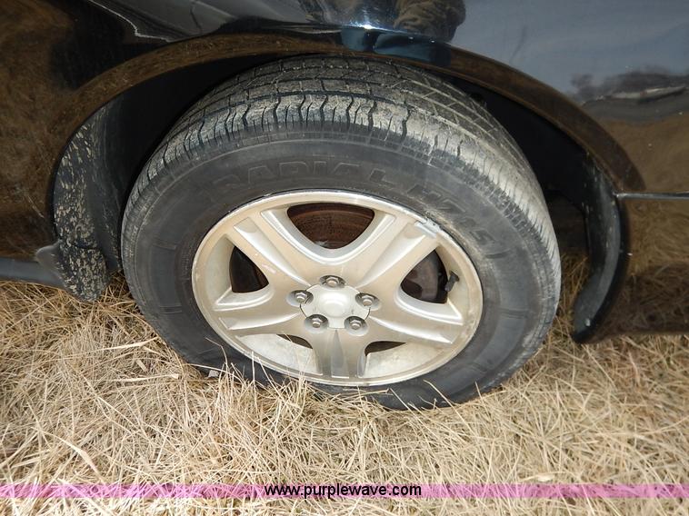 image for item I5057 2000 Ford Taurus SE