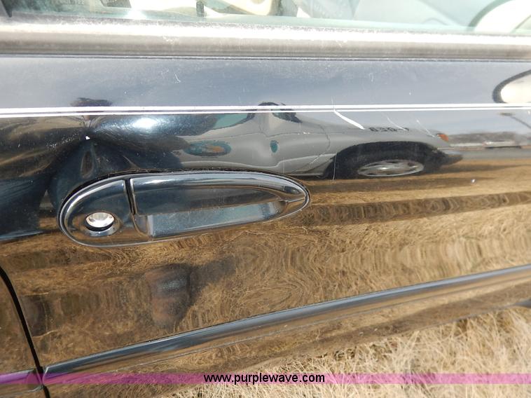 image for item I5057 2000 Ford Taurus SE