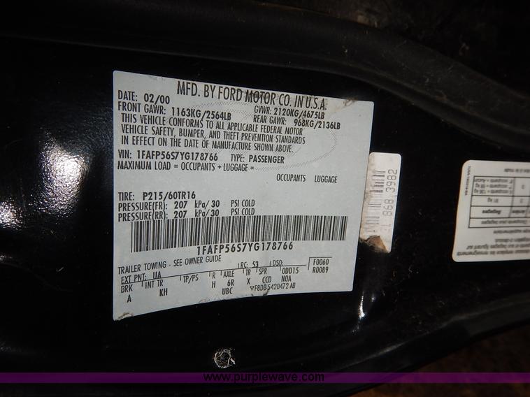 image for item I5057 2000 Ford Taurus SE