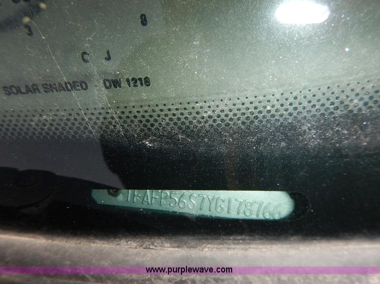 image for item I5057 2000 Ford Taurus SE