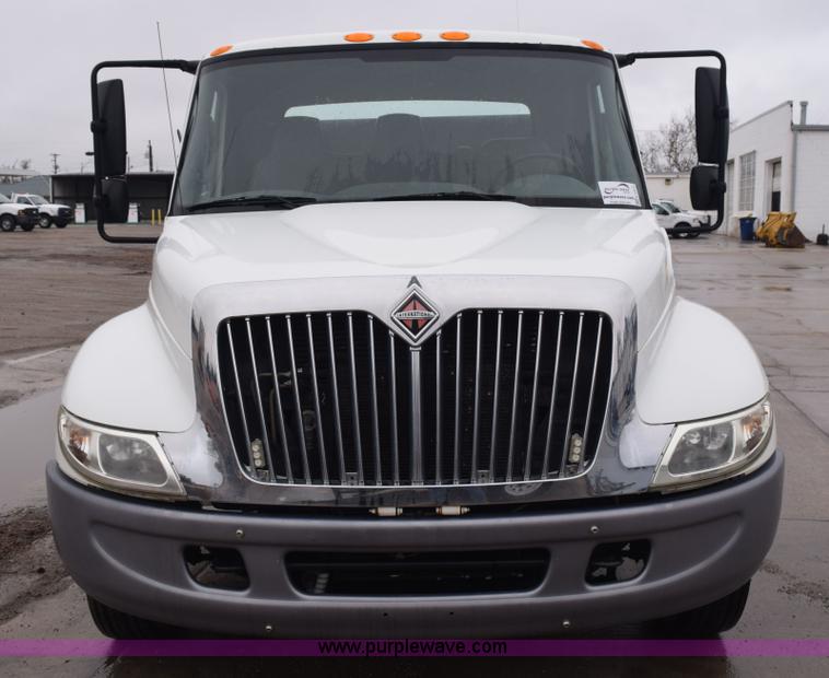 image for item K2415 2007 International 4100 dump truck